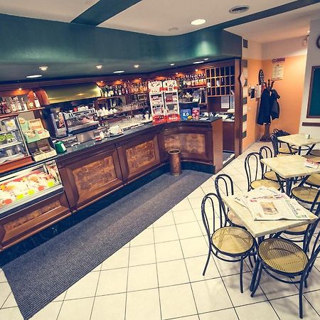 Hotel La Gaietta Millesimo Екстериор снимка