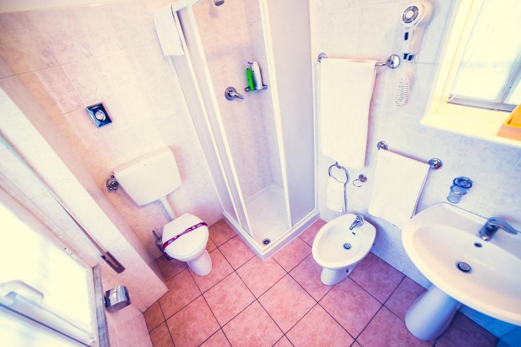 Hotel La Gaietta Millesimo Екстериор снимка