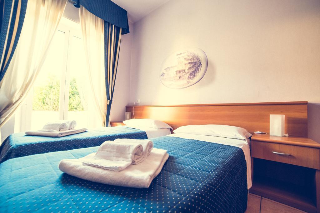 Hotel La Gaietta Millesimo Стая снимка